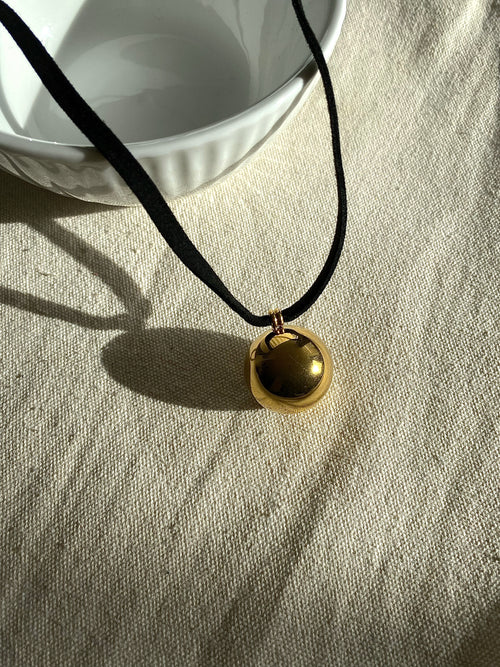Bubble Pendant Choker Necklace in Gold - Corail Blanc