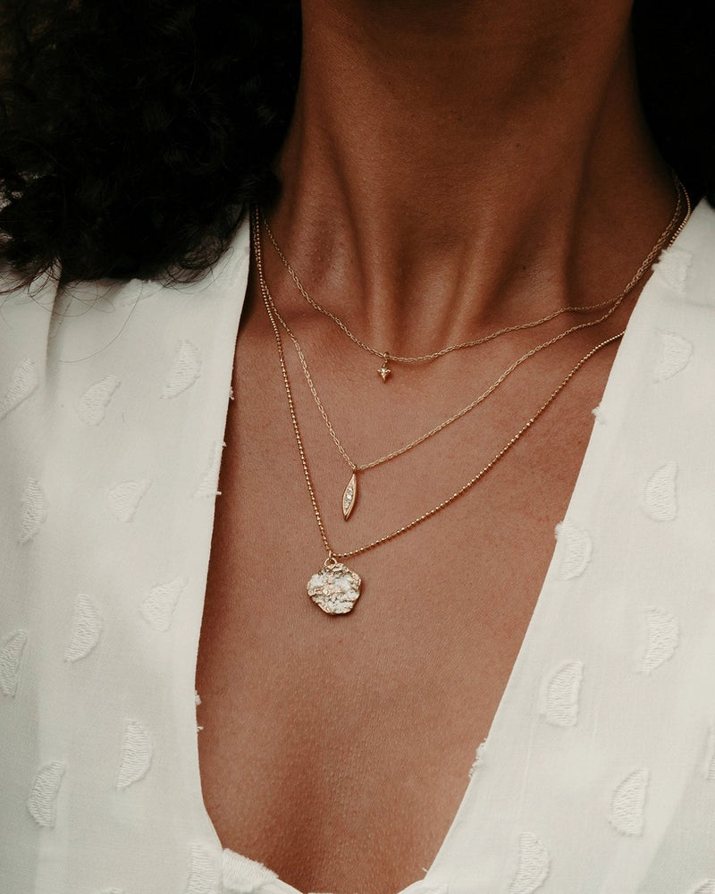 Solid Gold Modern triple Diamond Necklace - Corail Blanc