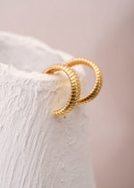 Twisted Hoops in Gold - Corail Blanc