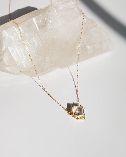 Solid Gold Topaz & Diamond Aphrodite Shield Necklace - Corail Blanc