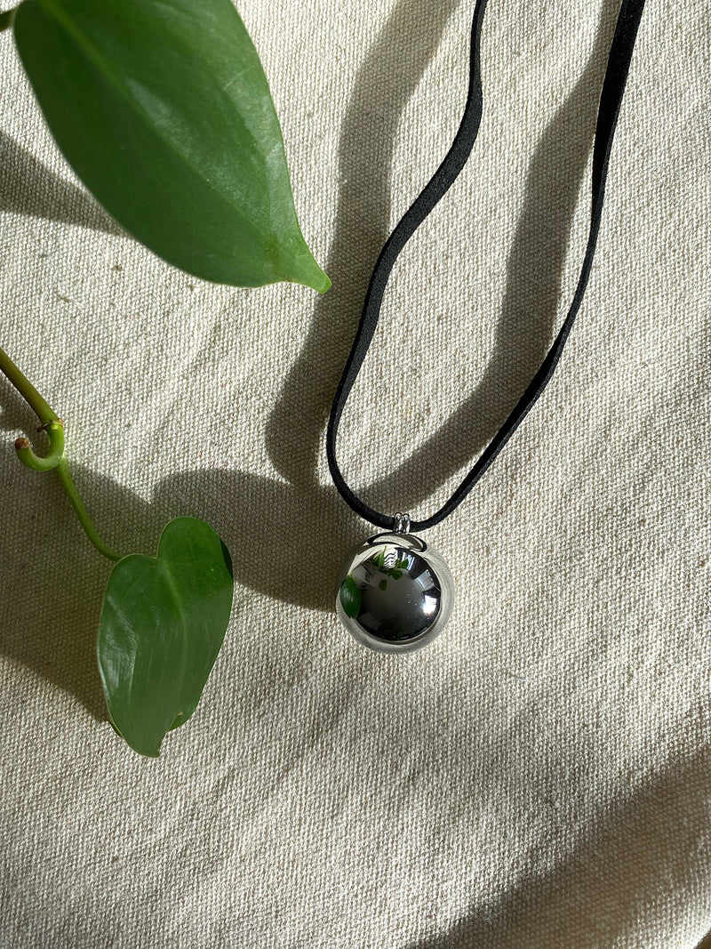 Bubble Pendant Choker Necklace in Silver - Corail Blanc