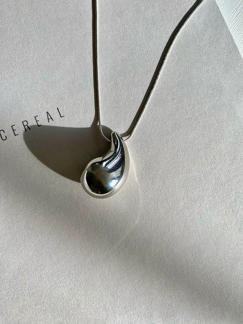 Teardrop Pendant Necklace in Silver - Corail Blanc