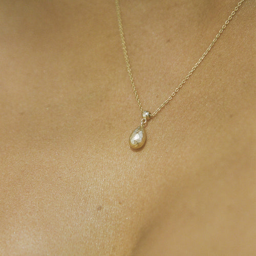 Perisa Charm Necklace - Corail Blanc