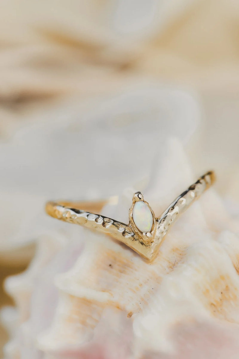 Solid Gold Marquise Opal Ring - Corail Blanc