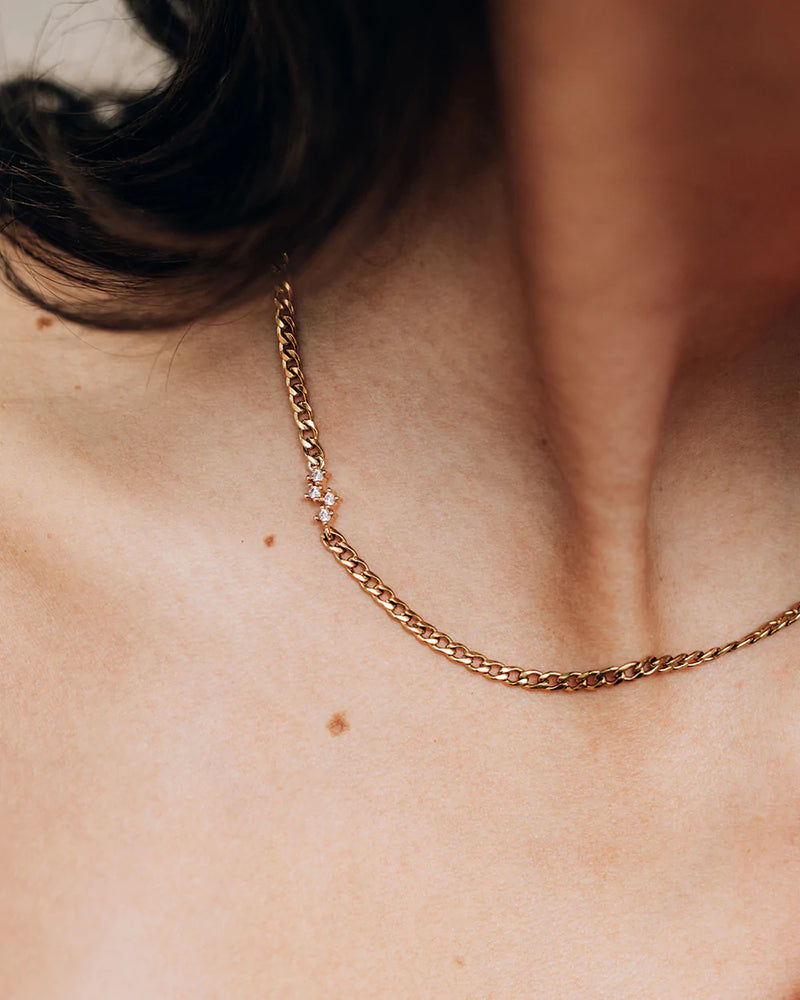Strada Necklace in Gold - Corail Blanc